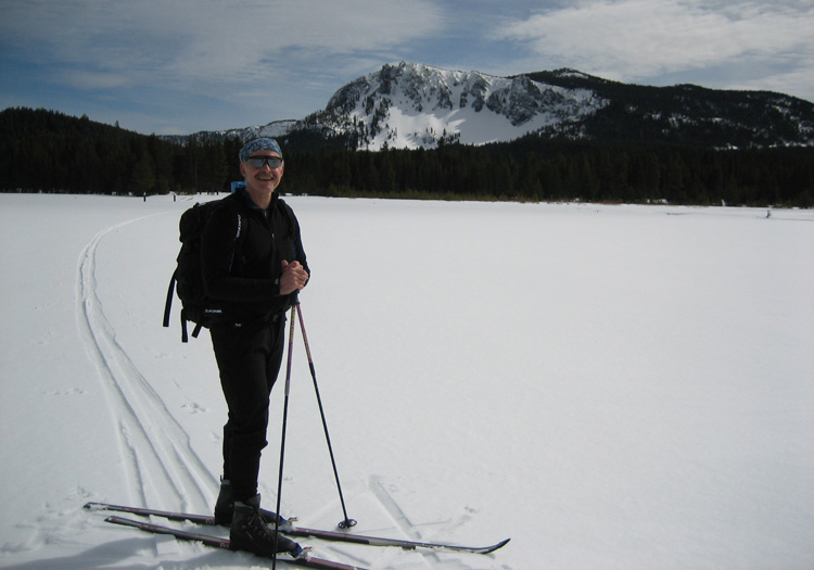 Skiing on Paulina Lake